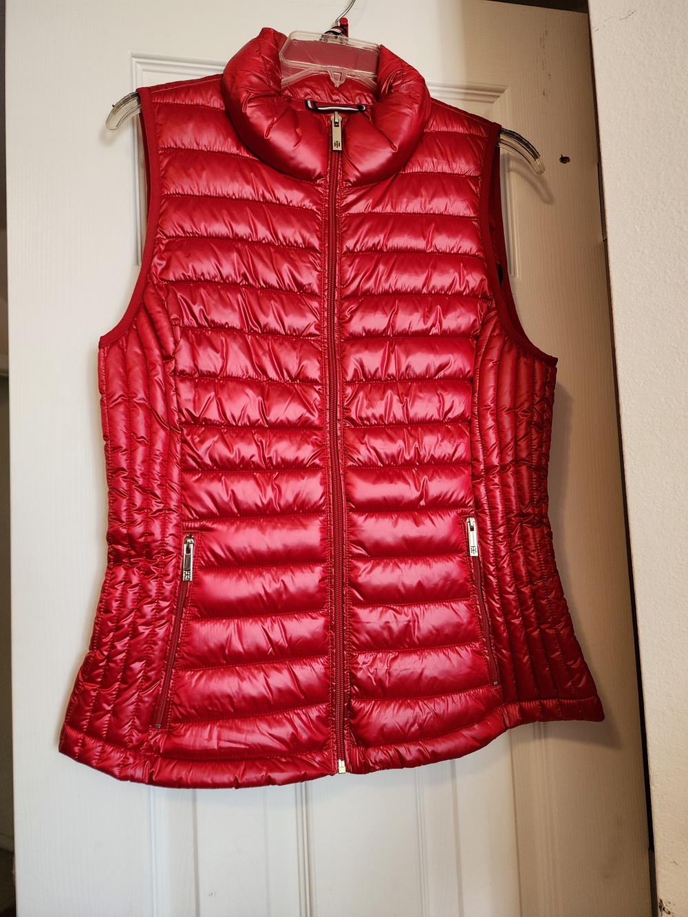 Tommy Hilfiger NWT Shiny Packable Puffer Vest Metallic Red Size Small